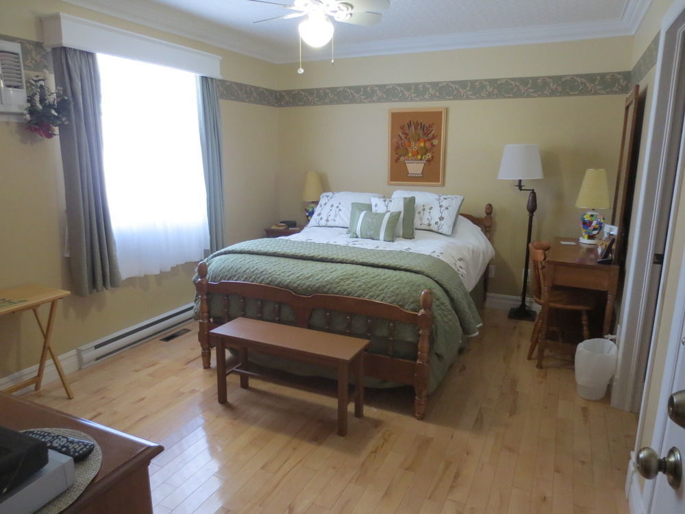 Au Nidaigle Bed & Breakfast Saint-Basile Eksteriør bilde